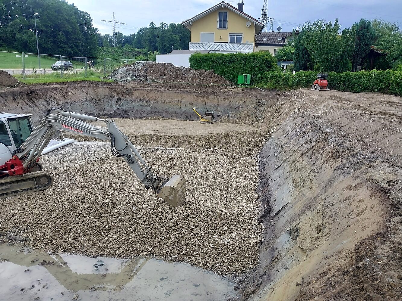 Baugrube während der Erdarbeiten