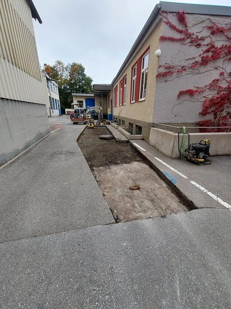 Beginn der Arbeiten an der Außenanlage